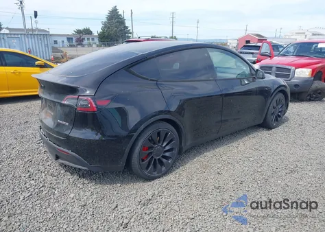 2022 Tesla Model Y Performance Dual Motor All-Wheel Drive z USA, uszkodzony, nr VIN 7SAYGDEF5NF546680